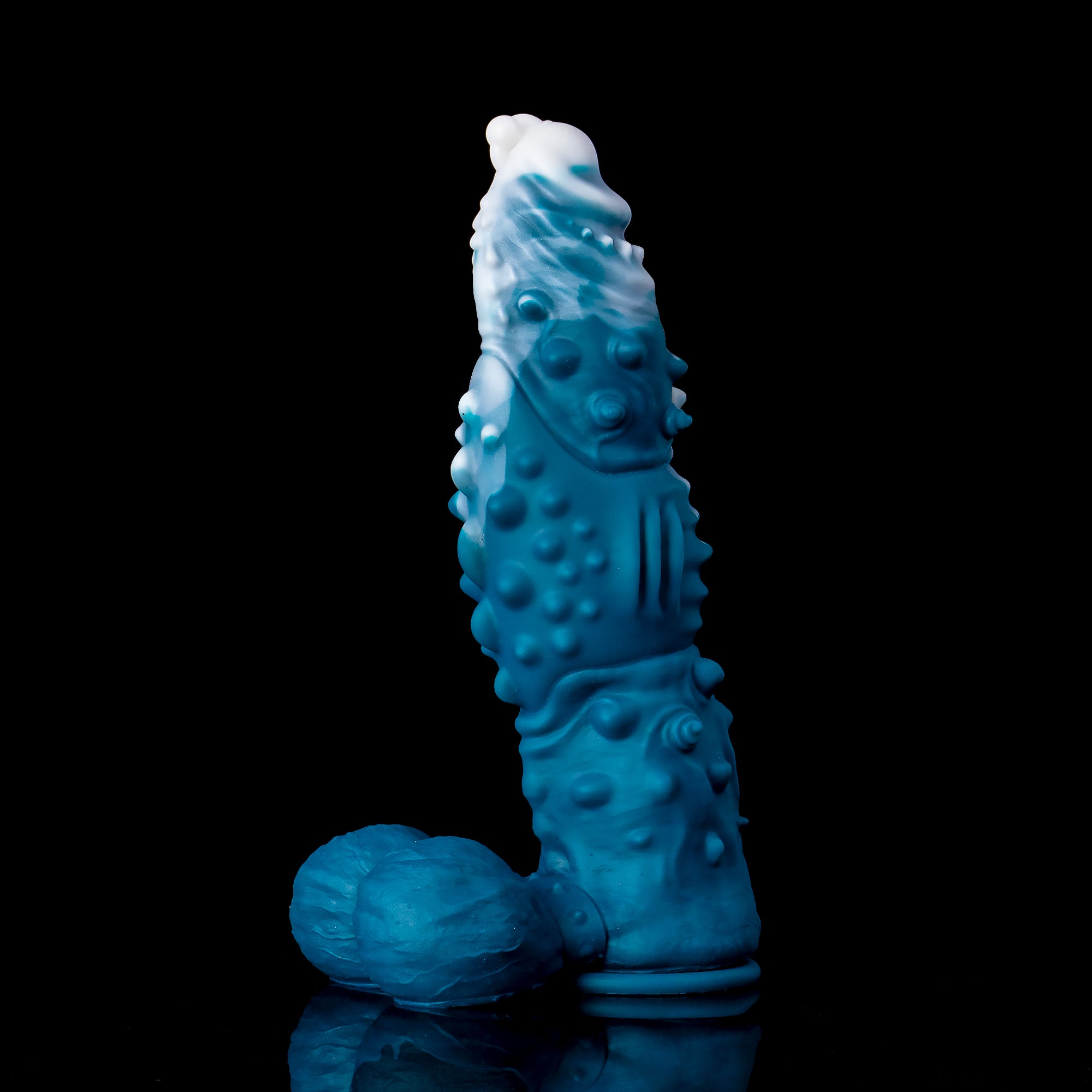 Oieffur Koopa Silicone Monster Dildo with suction cup, shown in various sizes, flexible and detailed fantasy dildo. メイン画像