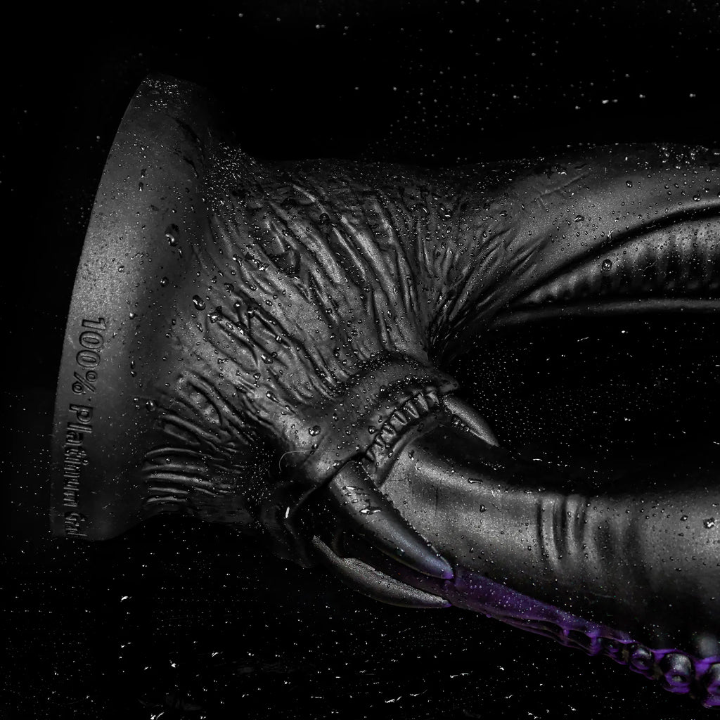 Oieffur Twin Fantasy double-ended dildo with alien tentacle design, realistic silicone material, detailed textured surface for intimate pleasure.