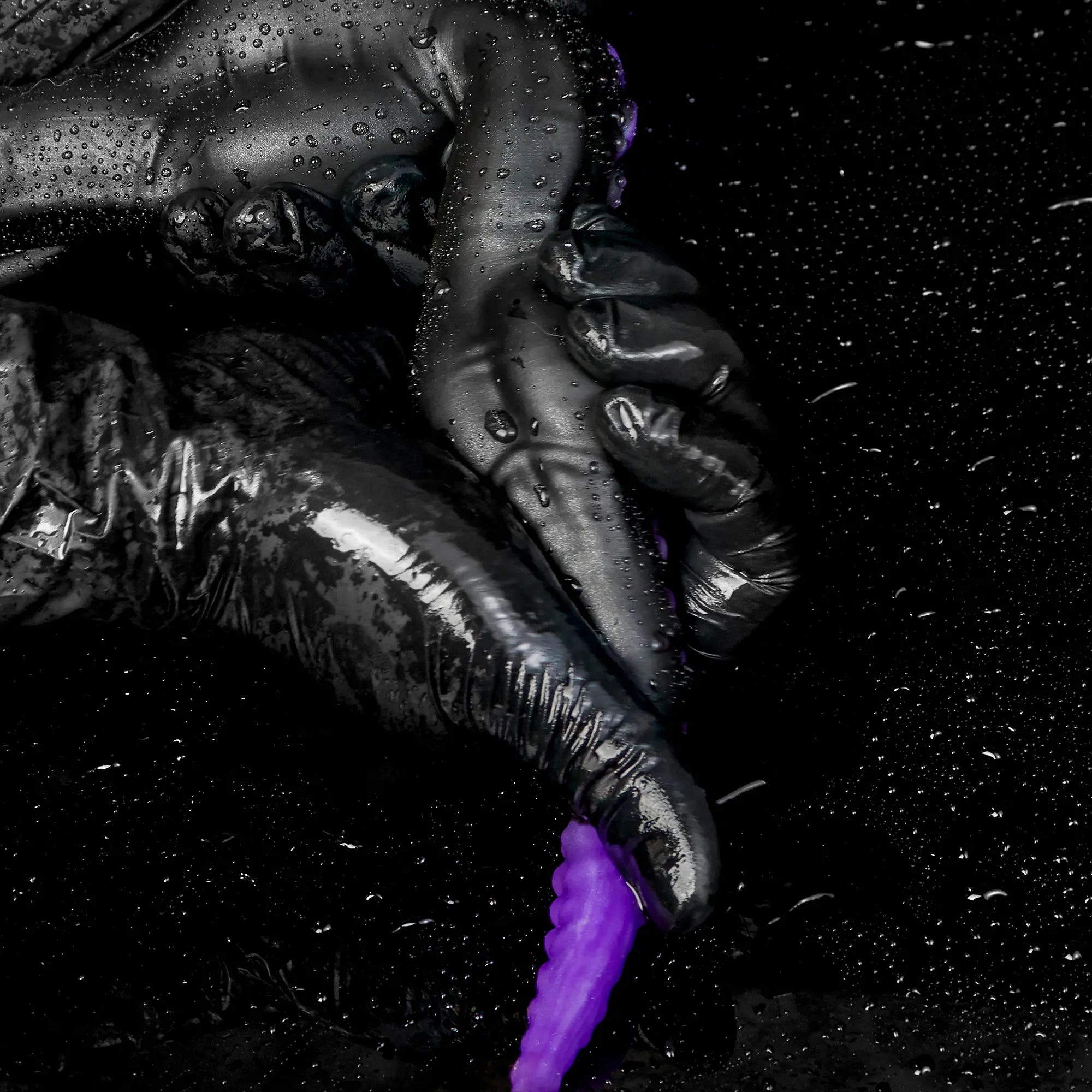 Oieffur Twin Fantasy double-ended dildo with alien tentacle design, made of smooth, flexible material for adult pleasure.